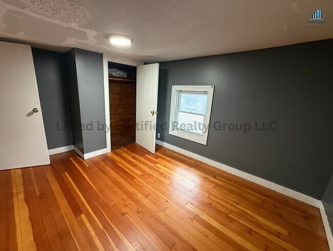 Building Photo - 949 Locust St