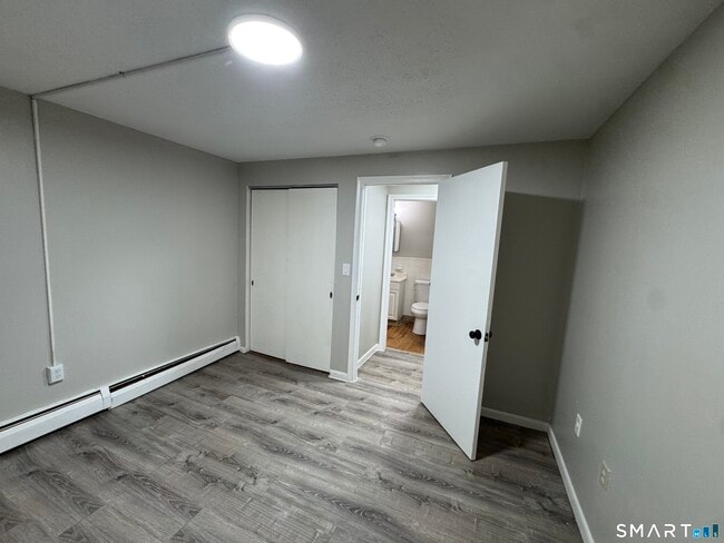 Building Photo - 958 Wethersfield Ave