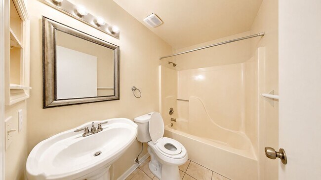 Building Photo - 127 Titan Dr