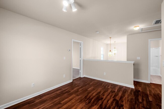 Building Photo - 2937 Westbury Ct