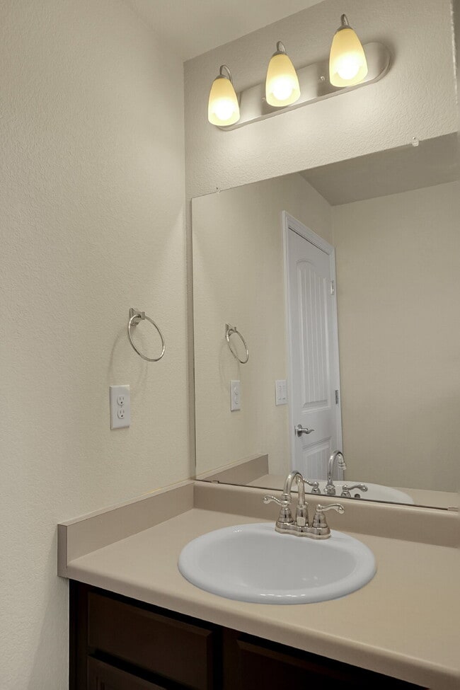 Building Photo - $2,195.95 - 3 Bed, 2.5 Bath Home in Colorado Springs with Fenced Yard and In-Unit Laundry!