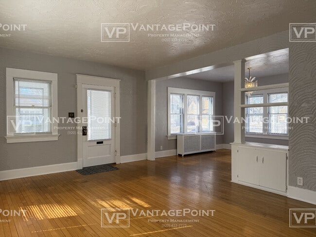 Building Photo - 722 Bond St