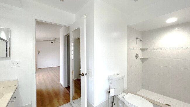 Building Photo - 10919 Mainsail Dr