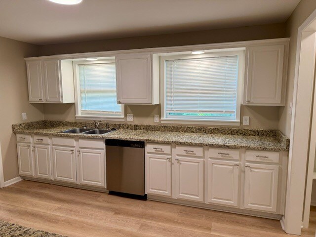 Building Photo - 1520 Crestwood Rd