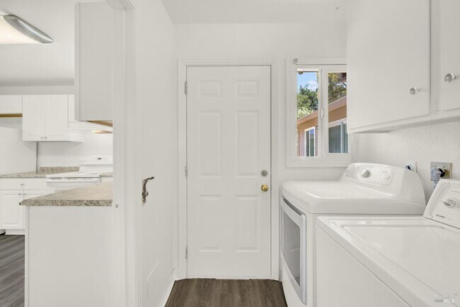 Building Photo - Salling - 1421 Clay Street