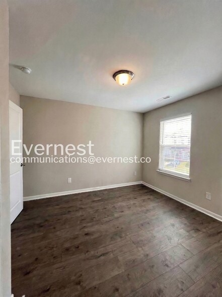 Building Photo - 227 Tara Ct