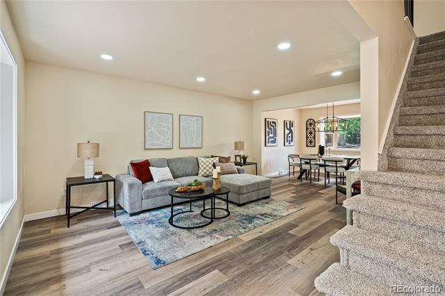 Building Photo - 5599 W Maplewood Pl
