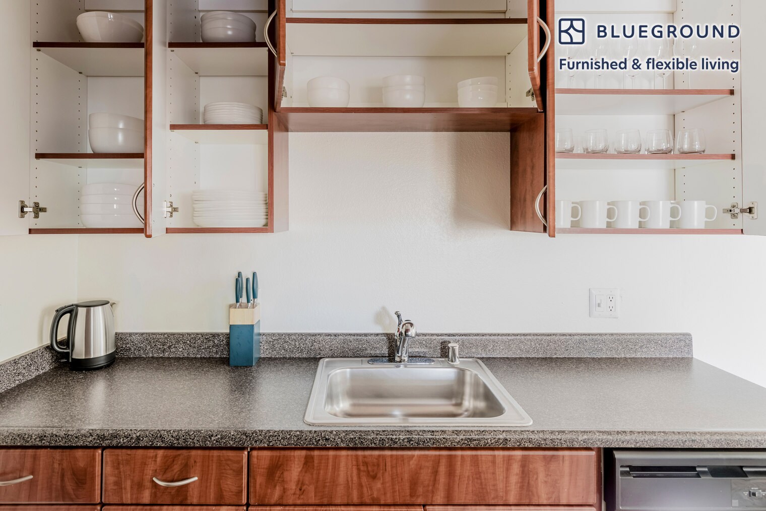 Building Photo - 1600 Villa St