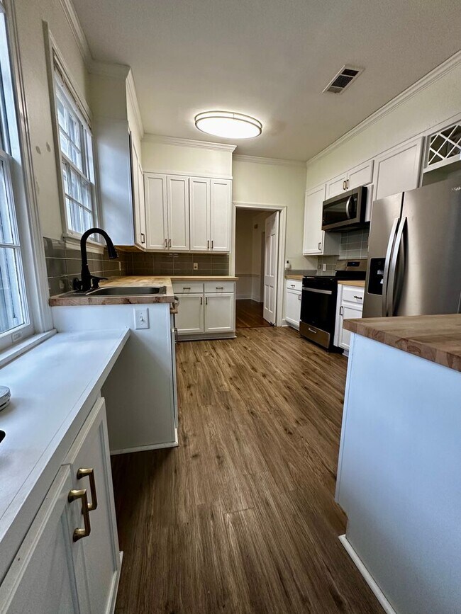 Building Photo - COMING SOON!!! Beautifully Renovated 3 bed/ 2 Bath in North Jackson