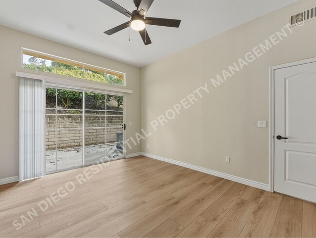 Building Photo - Beautifully Remodeled and Bright in the Perfect Carmel Mountain Ranch Location