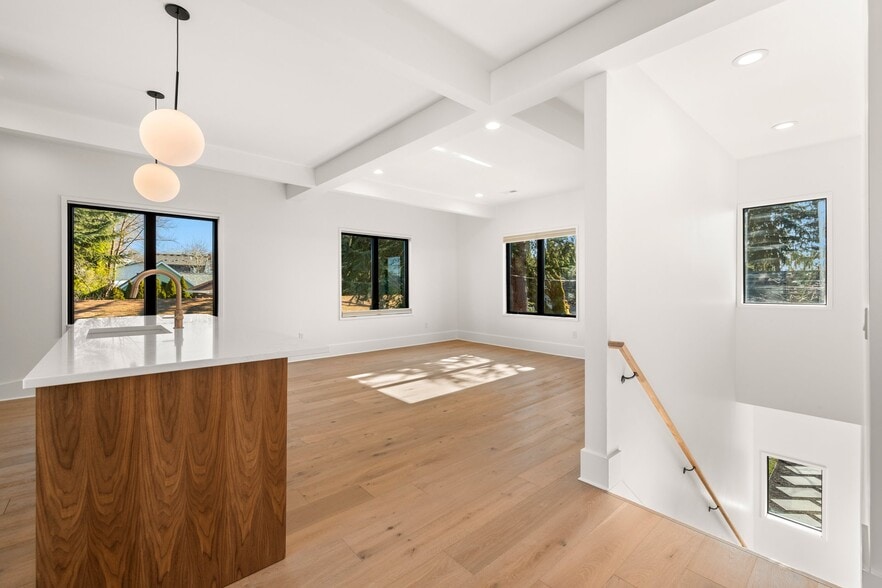 Building Photo - 2245 SE Brooklyn St