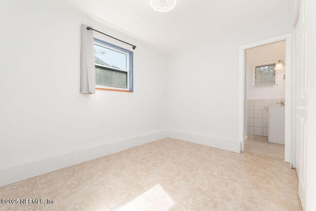 Building Photo - 4072 Spring Park Cir