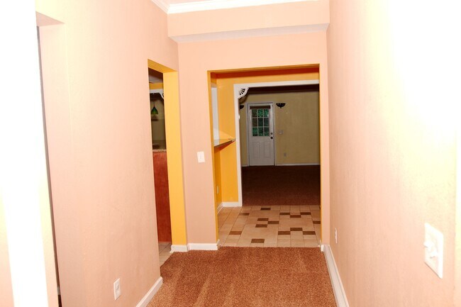Building Photo - 2927 Arbor Creek Ln
