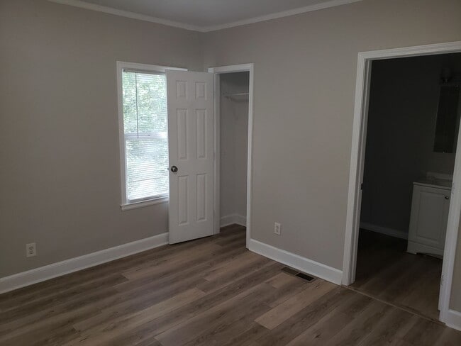 Building Photo - Wonderful Westridge