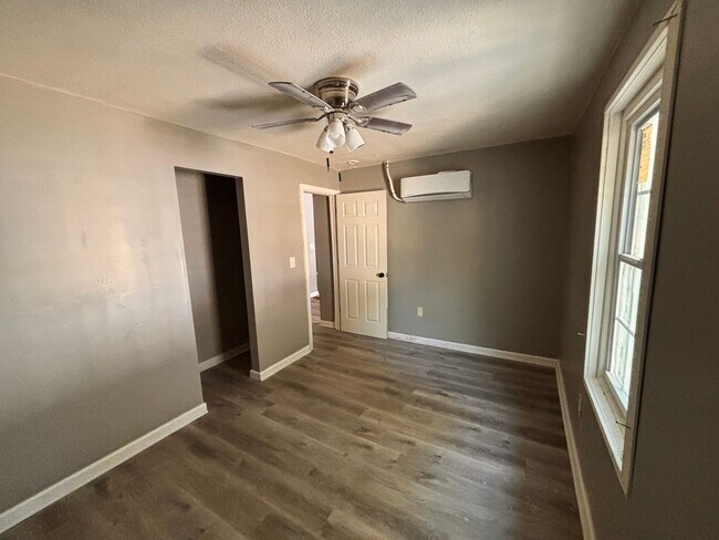 Building Photo - Florence SC 13