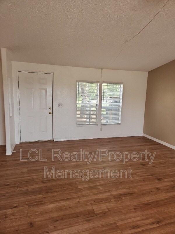 Building Photo - 25795 Leon Rd