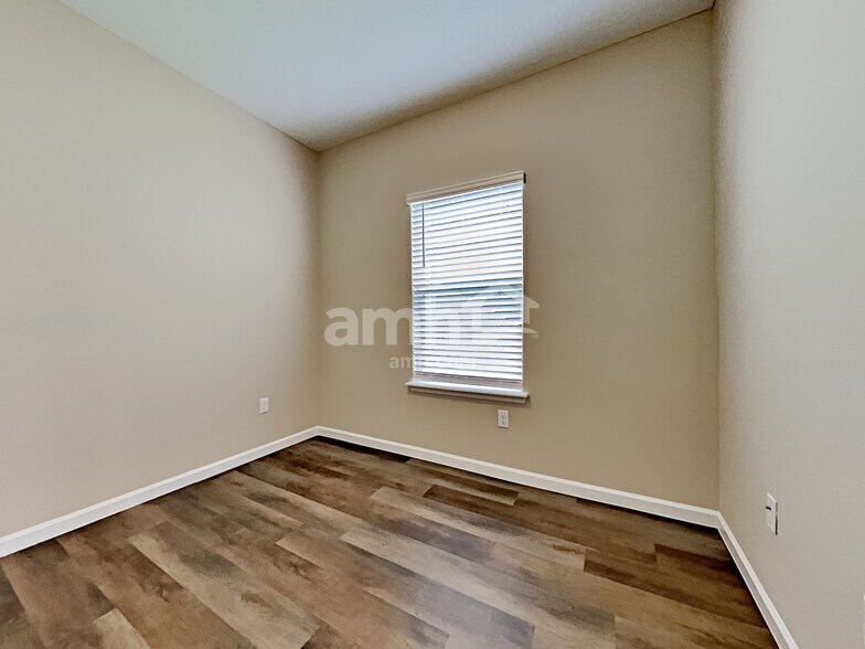 Building Photo - 300 Anastasia Park Rd