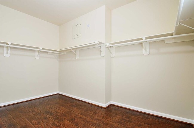 Building Photo - 20919 Field Manor Ln