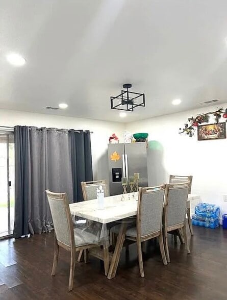 Building Photo - 1021 Claire Ave