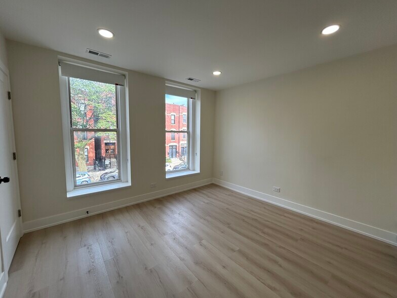 Building Photo - 1313 W Ohio St