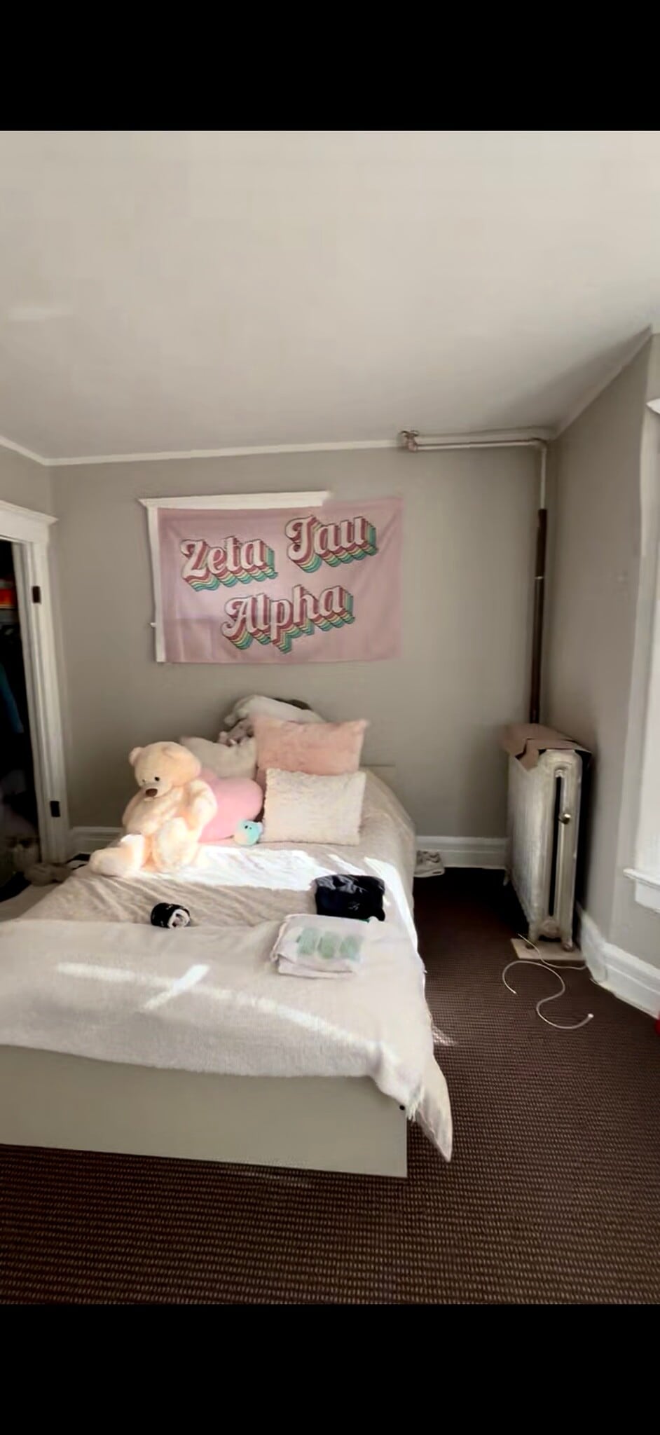 Building Photo - 77 2nd St