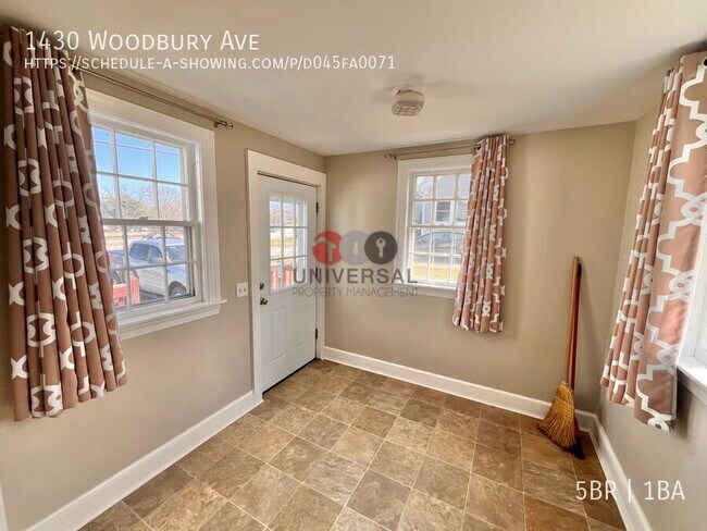 Building Photo - 1430 Woodbury Ave
