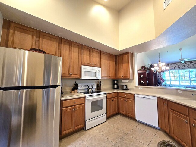 Building Photo - ** PELICAN LANDING ** 3 BED / 2 BATH - GARAGE - AMAZING AMENITIES - FURNISHED - ANNUAL RENTAL