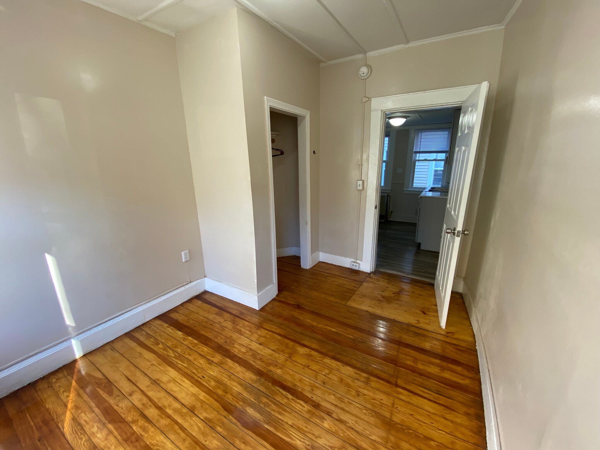 Building Photo - 182 Grant St