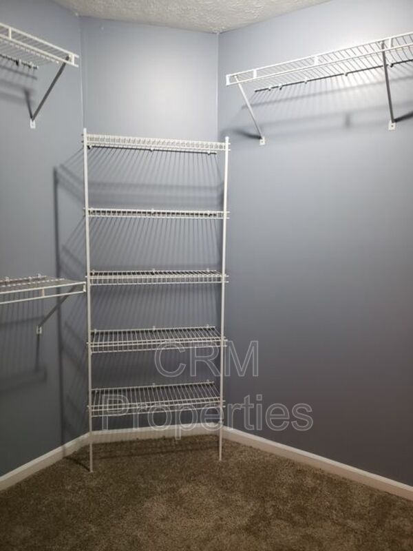 Building Photo - 204 Ariel Ct