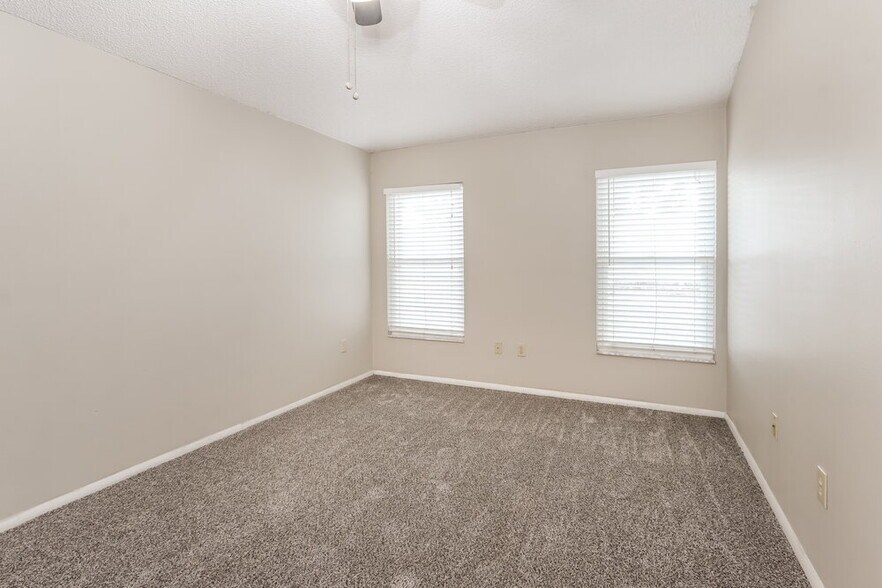 Building Photo - 409 Benson St