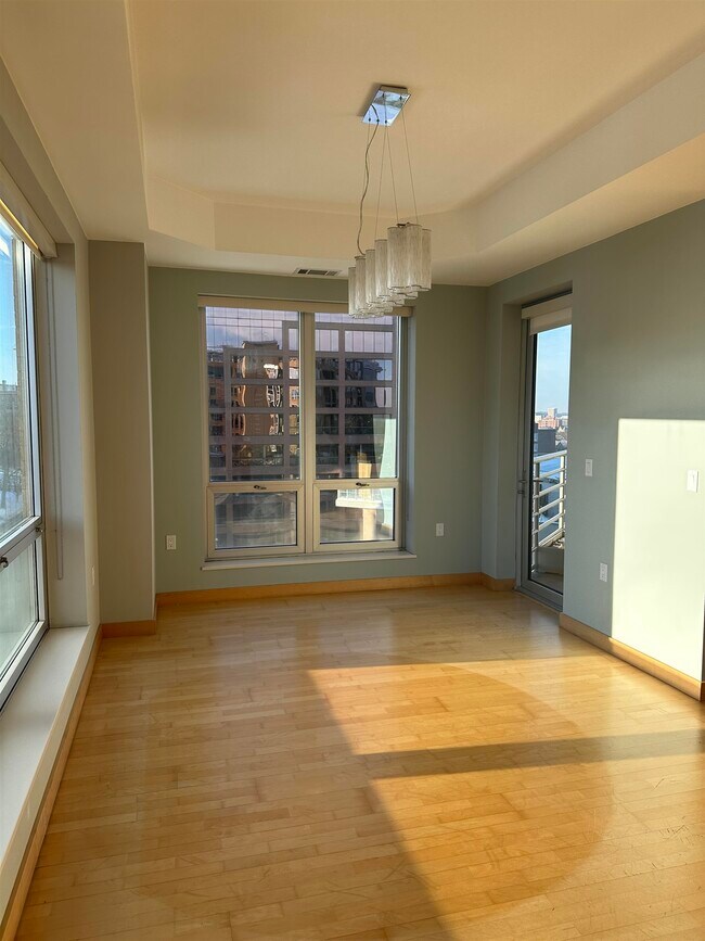 Building Photo - 125 N Hamilton St