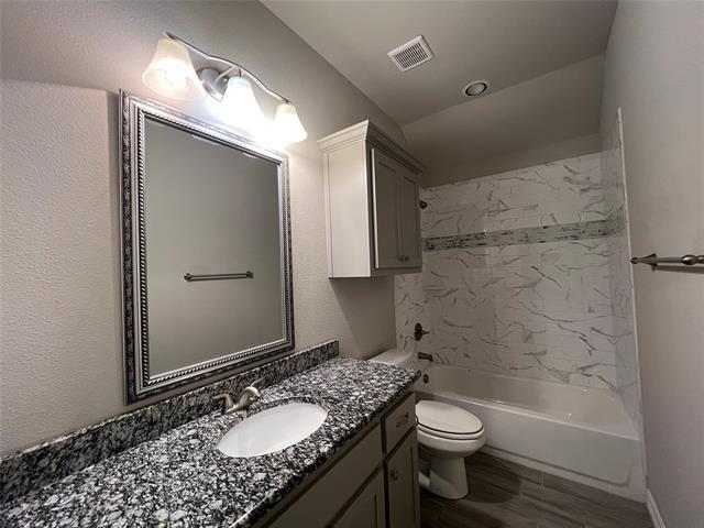 Building Photo - 148 Frank St