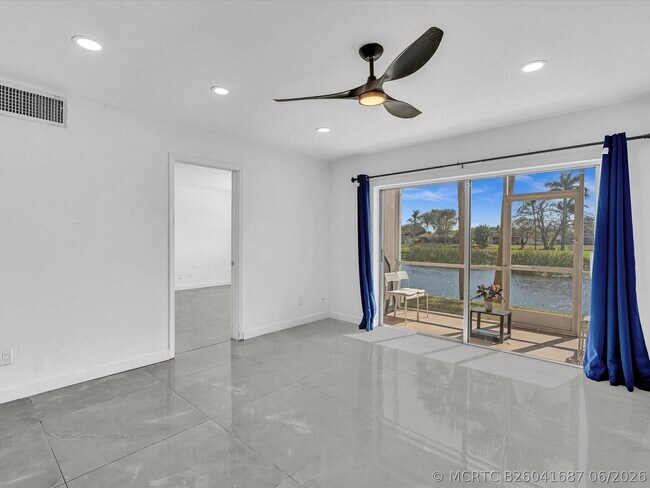 Building Photo - 2451 SW 82nd Ave