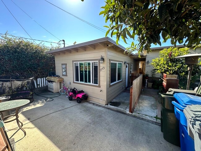 Building Photo - 1779 Laguna St