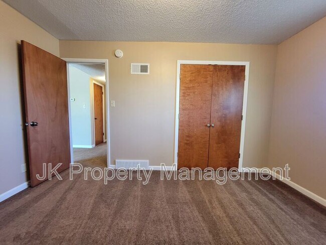 Building Photo - 4609 5th Ave S