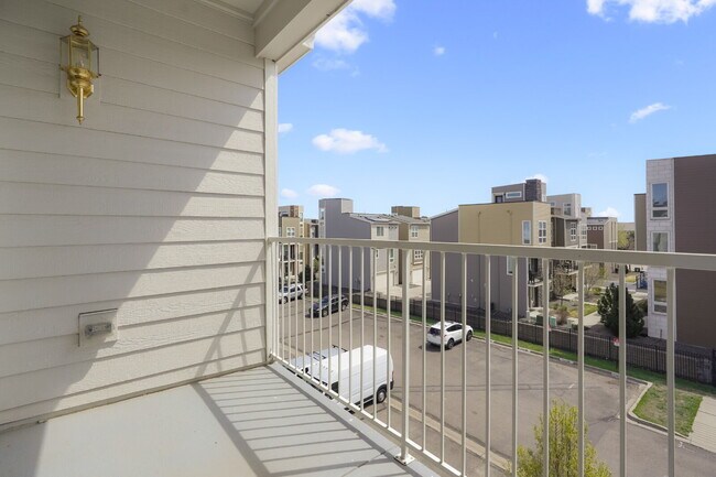 Building Photo - Spacious 3 bedroom in gated community