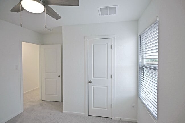 Building Photo - 7530 India Star