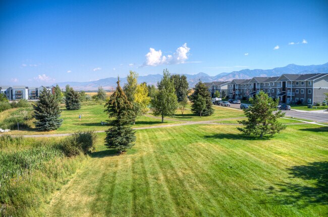 Building Photo - 2338 Gallatin Green Blvd