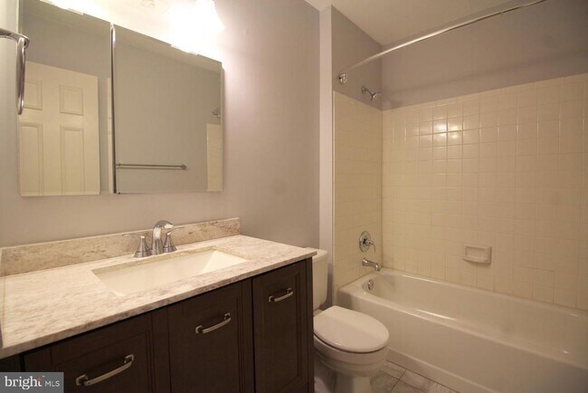 Building Photo - 3186 Cantrell Ln