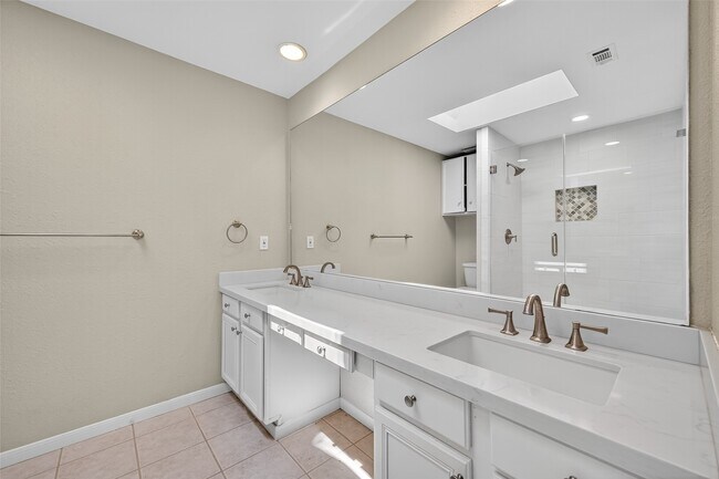 Building Photo - 12625 Memorial Dr
