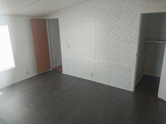 Building Photo - 926 Hollywood Dr