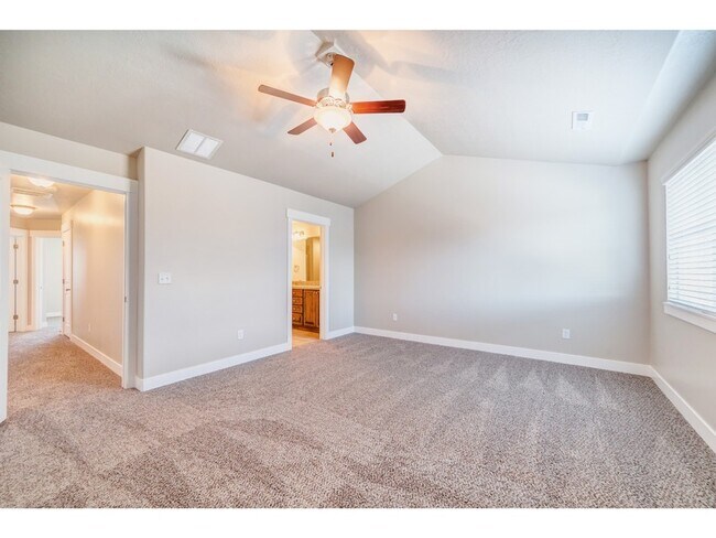 Building Photo - 1155 S 225 E