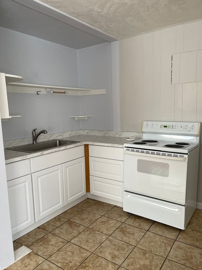 Building Photo - Quaint Studio , 1 Bath Home in Grants Pass