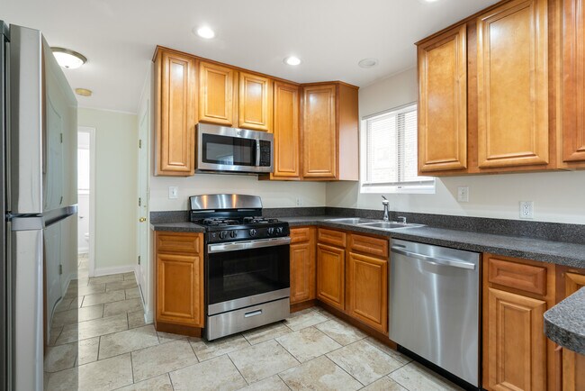 Building Photo - 5037 W 30th St