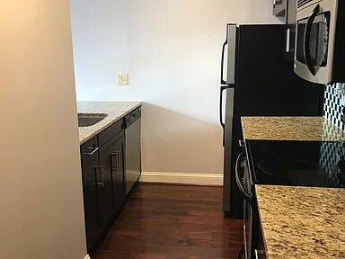 Building Photo - 2429 Locust St