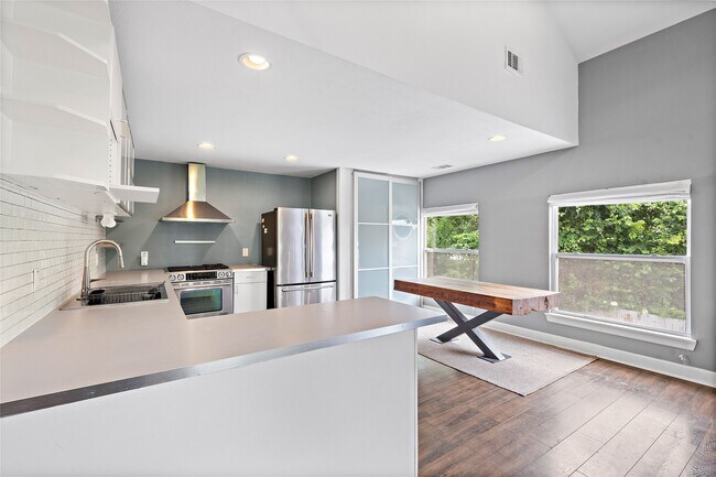 Building Photo - 2413 Emancipation Ave