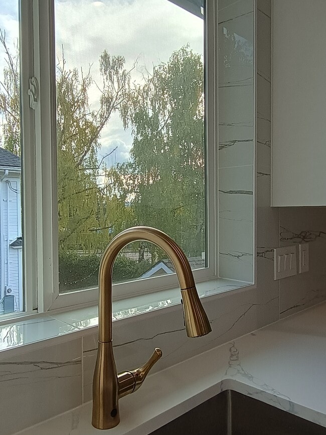 Building Photo - 1815 G St