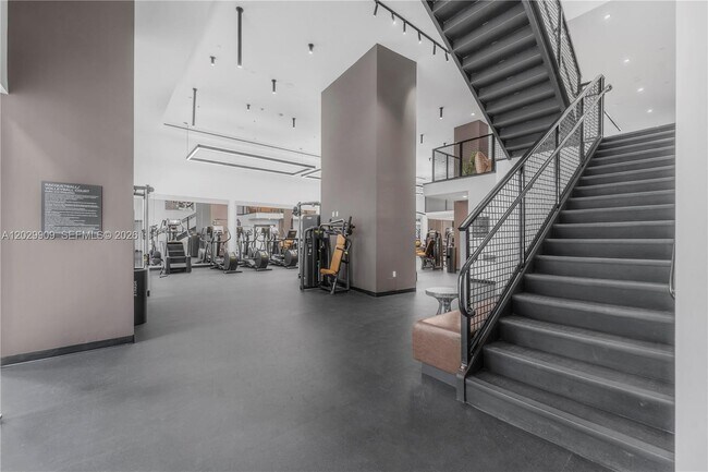 Building Photo - 225 N Miami Ave