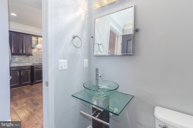 Building Photo - 704 Quayside Ct