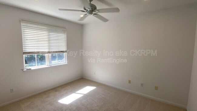 Building Photo - 1030 Eastlake Cir